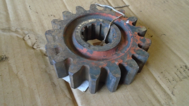 Westlake Plough Parts – Howard Rotavator 17 Tooth Gear 10 Spline 65575 (code26) 