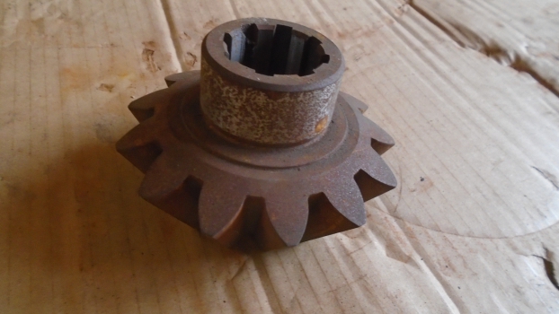 Westlake Plough Parts – Howard Rotavator Pinion Gear 13 Tooth 800028 (code29) 