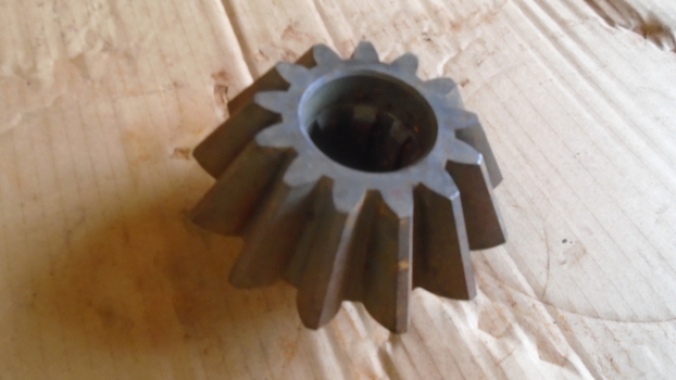 Westlake Plough Parts – Howard Rotavator Pinion Gear 13 Tooth 800028 (code29) 