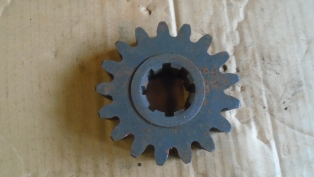 Westlake Plough Parts – Howard Rotavator 17 Tooth Gear 8 Spline 650054 (code33) 