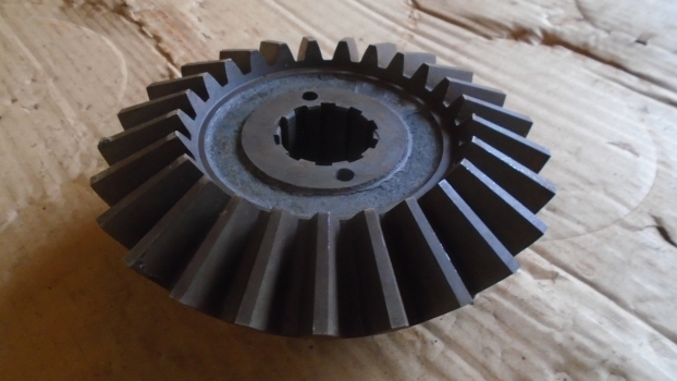 Westlake Plough Parts – Howard Rotavator 25 Tooth Crown Wheel Gear 10 Spline 400055 