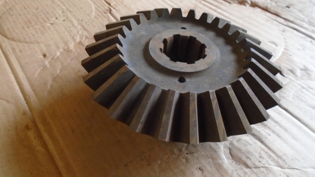 Westlake Plough Parts – Howard Rotavator 26 Tooth Crown Wheel Gear 8 Spline (code45) 