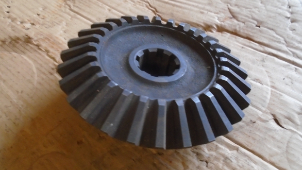 Westlake Plough Parts – Howard Rotavator 28 Tooth Crown Wheel Gear 8 Spline 956924 