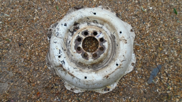 Westlake Plough Parts – Ford New Holland Tractor Wheel Centre 8 Stud (d) 