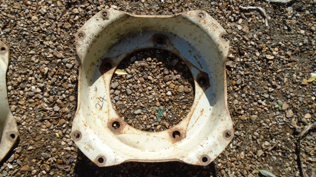 Westlake Plough Parts – Ford New Holland Tractor Wheel Centre 5 Stud (g) 