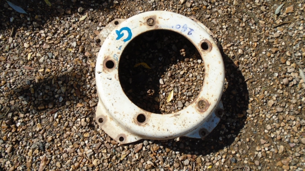 Westlake Plough Parts – Ford New Holland Tractor Wheel Centre 5 Stud (g) 