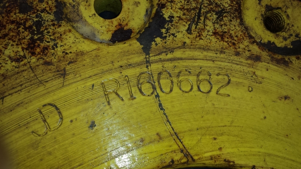 Westlake Plough Parts – JOHN DEERE WHEEL WEIGHTS PAIR R160662