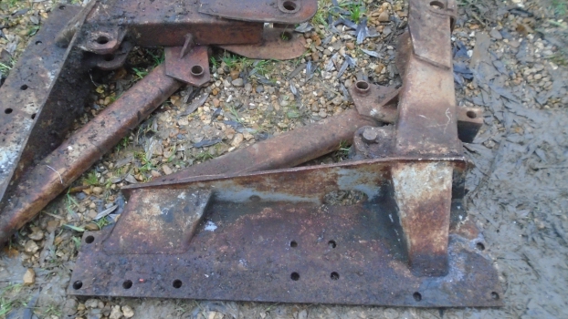 Westlake Plough Parts – David Brown Tractor Loader Brackets Pair 