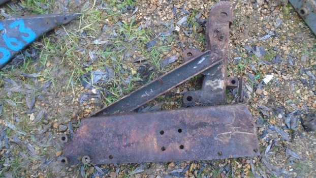 Westlake Plough Parts – David Brown Tractor Loader Brackets Pair 
