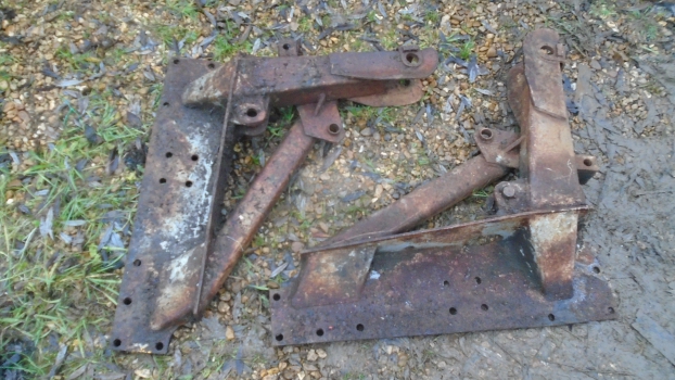 Westlake Plough Parts – David Brown Tractor Loader Brackets Pair 
