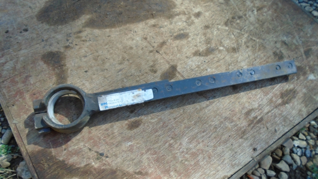 Westlake Plough Parts – New Holland Combine Knife Head Bracket 420236301 