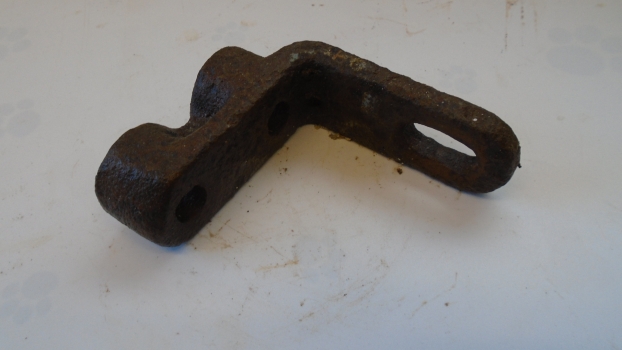 Westlake Plough Parts – RANSOMES PLOUGH YL CAST ANGLE BRACKET 