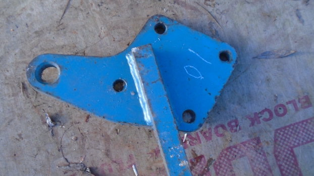 Westlake Plough Parts – RANSOMES DISC PLOUGH SKIM TOP BRACKET 