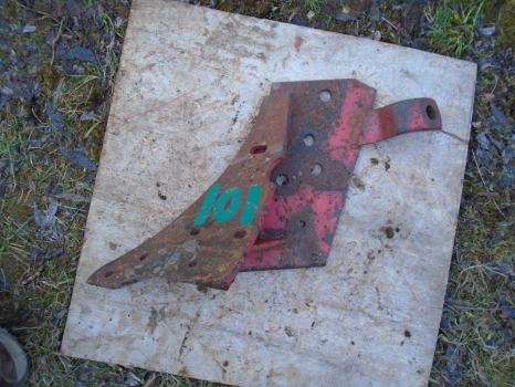 Westlake Plough Parts – Massey Ferguson Huard Lh Plough Frog (101) 