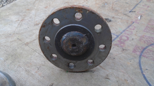 Westlake Plough Parts – Mengele Forager Roller Flange Shaft 8 Hole Small 