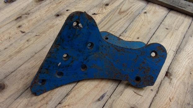 Westlake Plough Parts – Ransomes Plough Ucn Frog 3 Bolt Point (570) 