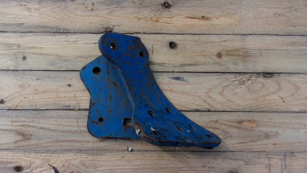 Westlake Plough Parts – Ransomes Plough Ucn Frog 3 Bolt Point (570) 