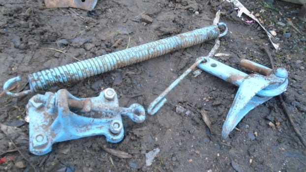 Westlake Plough Parts – RANSOMES TRAILING PLOUGH SPRING DRAWBAR PARTS 