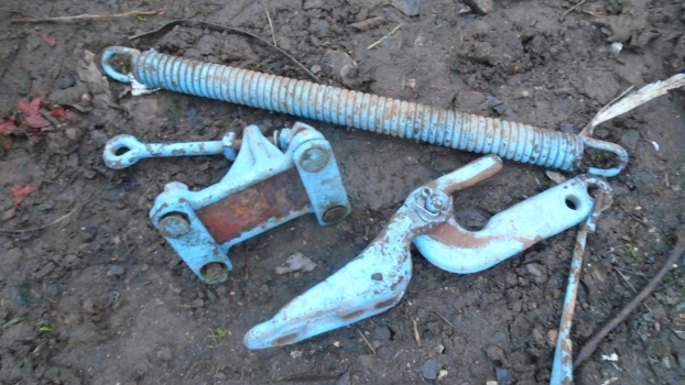 Westlake Plough Parts – RANSOMES TRAILING PLOUGH SPRING DRAWBAR PARTS 