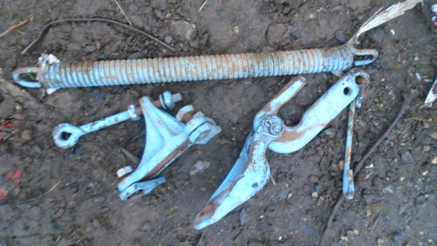 Westlake Plough Parts – RANSOMES TRAILING PLOUGH SPRING DRAWBAR PARTS 