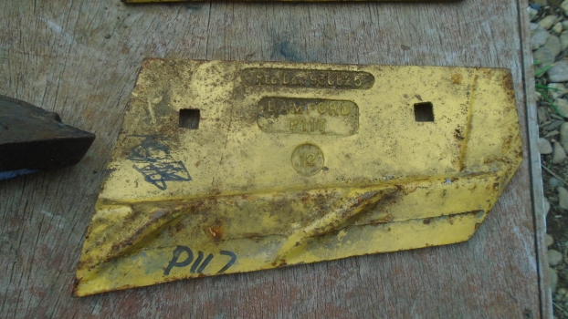 Westlake Plough Parts – Bamford Kverneland Plough Hydrein Cast Shear & Point Pair P118 P117 