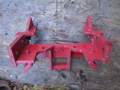 Westlake Plough Parts – INTERNATIONAL TRACTOR DRAWBAR BRACKET