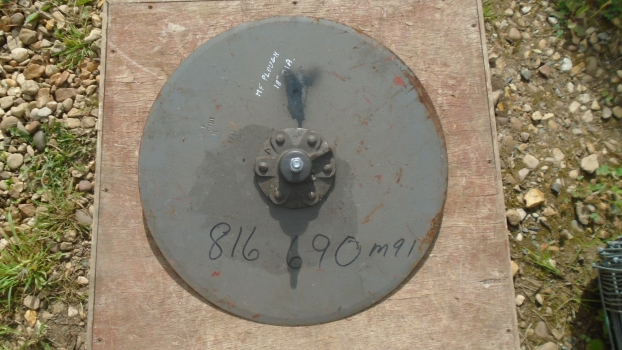 Westlake Plough Parts – Massey Ferguson Plough Disc & Hub 18 Inch 816690m91 