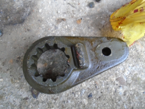 Westlake Plough Parts – FORD NEW HOLLAND FORAGER BALER SPLINED ARM 