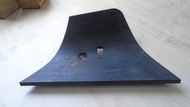 Westlake Plough Parts – Massey Ferguson Reversible Plough Skimmer Blade Curved Type Repro Lh 
