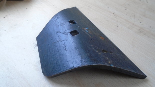 Westlake Plough Parts – Massey Ferguson Reversible Plough Skimmer Blade Curved Type Repro Lh 