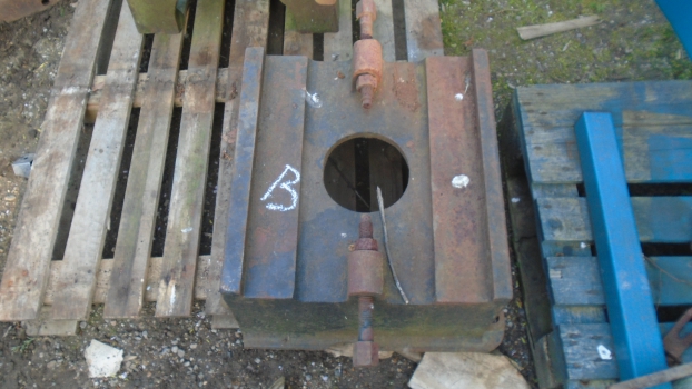 Westlake Plough Parts – Cast Anvil Stand Chipped Corner (b) 