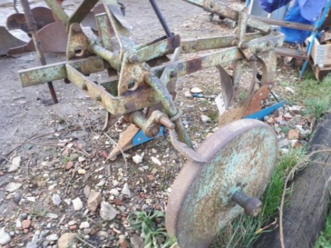 Westlake Plough Parts – Ransomes TS64 plough with skims scn mould boards and depth wheel 