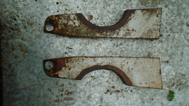 Westlake Plough Parts – Massey Ferguson Tractor 135 Bonnet Panel Modified Pair 