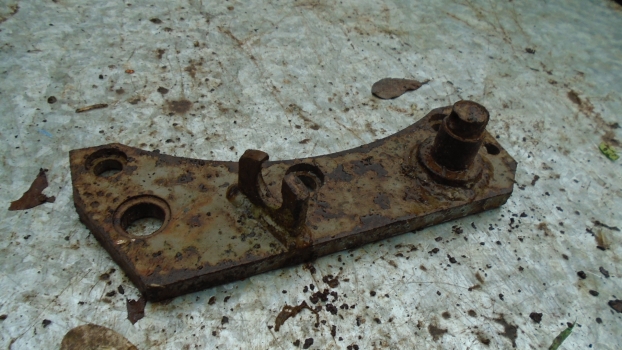 Westlake Plough Parts – Massey Ferguson Tractor Pick Up Hitch Bracket 