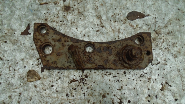 Westlake Plough Parts – Massey Ferguson Tractor Pick Up Hitch Bracket 
