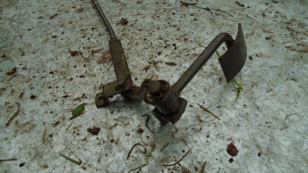 Westlake Plough Parts – Massey Ferguson Tractor Foot Throttle Lever & Rod 