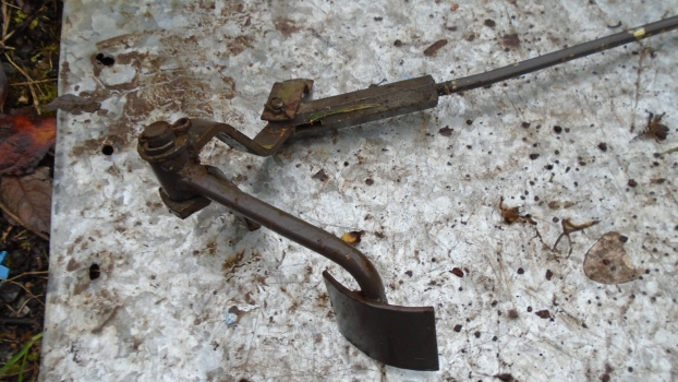 Westlake Plough Parts – Massey Ferguson Tractor Foot Throttle Lever & Rod 
