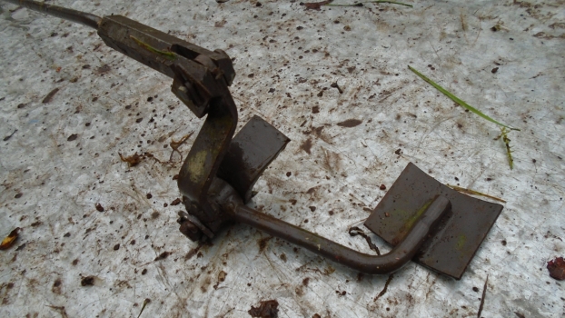 Westlake Plough Parts – Massey Ferguson Tractor Foot Throttle Lever & Rod 