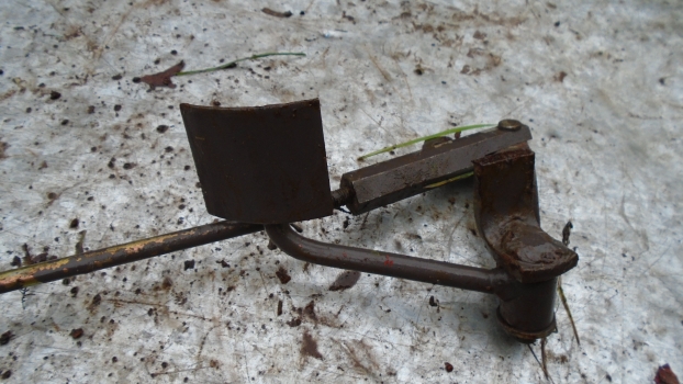 Westlake Plough Parts – Massey Ferguson Tractor Foot Throttle Lever & Rod 