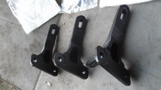Westlake Plough Parts – John Deere Tractor Combine Cast Bracket Kit Ah221387 