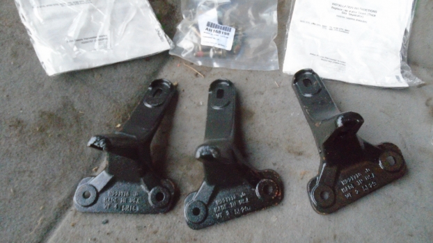 Westlake Plough Parts – John Deere Tractor Combine Cast Bracket Kit Ah221387 