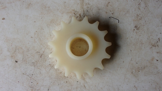 Westlake Plough Parts – New Holland Baler Implement Plastic Wheel Gear 536803 X3 