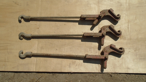 Westlake Plough Parts – Stocks Dual Wheel Clamps X3 Red Approx 18 Inch Thread 
