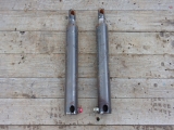 Tractor Implement Single Way Rams 400mm Pin To Pin  Tractor Implement Single Way Rams 400mm Pin To Pin       USED
