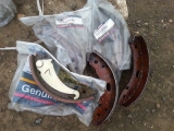 CASE IH Brake Shoes (5 pieces in the set) 4221658683 and 4221658581 
