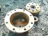 International 4WD FRONT AXLE WHEEL HUB WITH GEAR PARTS (3 SMALL GEARS DAMAGED) 