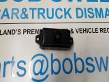 ELECTRIC ROOF SWITCH MERCEDES BENZ CLK200K CABRIOLE AUTOMATIC 2002-2009  2002,2003,2004,2005,2006,2007,2008,2009ELECTRIC ROOF SWITCH MERCEDES BENZ CLK200K CABRIOLE AUTOMATIC 2002-2009       Used