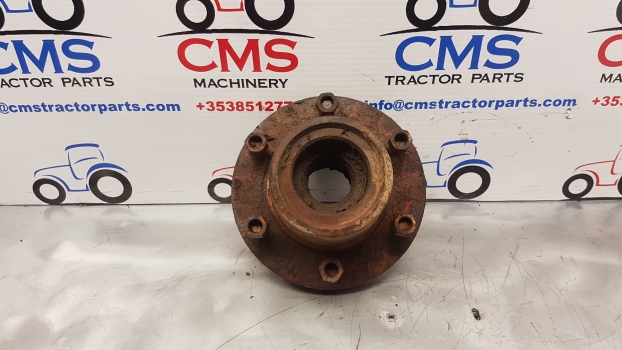  International 2WD Hub 67527C91 Hub TO Suit International Will Fit Most 3 And 4 CY