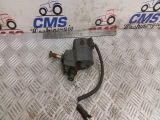 NEW HOLLAND TS 110 Rear Differential Lock Actuator Valve 82010832  1998,1999,2000,2001,2002,2003New Holland TS 110 Rear Differential Lock Actuator Valve 82010832  82010832  TS100  TS110  TS115  TS120 TS90  TS6000 (Brasil)  TS6030  To fit Ford New Holland models:
TS Series:
TS90, TS110, TS115, TS120
TS6000 Series:
TS6020, TS6030, TS6040

82010832
 1437-210218-145455029 VERY GOOD