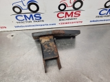 New Holland Ts 110 Foot Step RHS 82003995  1998,1999,2000,2001,2002,2003Ford New Holland 40, TS Series TS110, 8340 Foot Step RHS Bracket 82007892  82003995  5640 6640 7740 7840 8240 8340 TS100  TS110  TS115  TS120 TS90  Foot Step RHS BRACKET

Bracket Only

PLEASE CHECK CONDITION BY THE PICTURES, BENT

Support 82003995


 1437-210325-145544087 GOOD